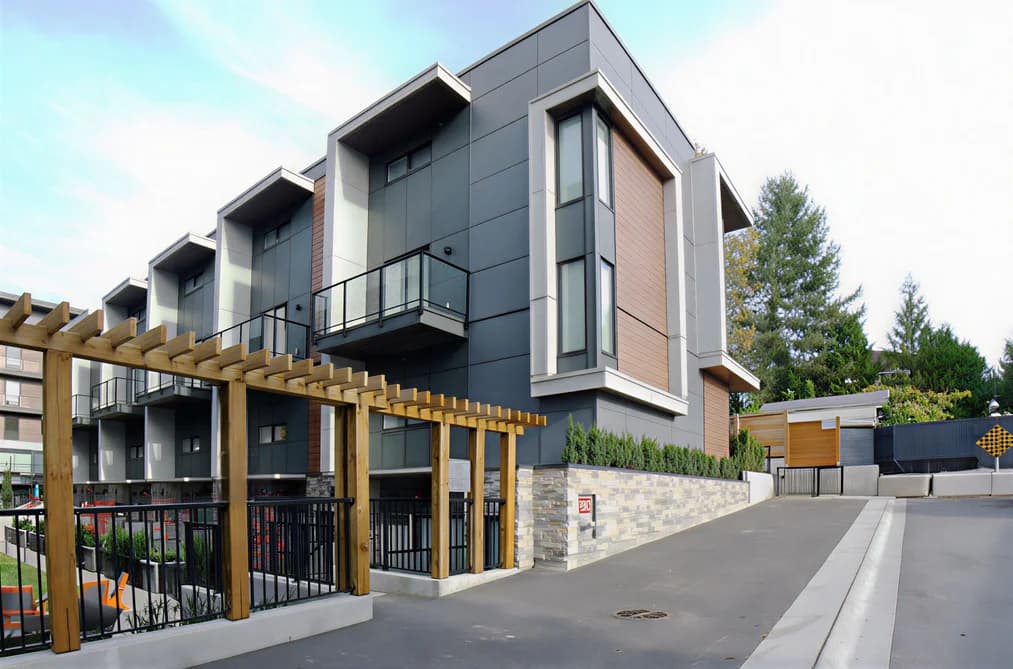 202 381 CLAYTON STREET, Coquitlam, BC — Residential for Sale - Main Photo