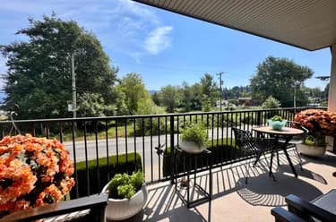 Condo for sale at 202 414 Gower Point Road Gibsons British Columbia - MLS: R3143937