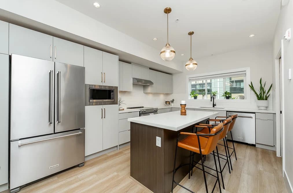 202 80 ELGIN STREET, Port Moody, BC — Residential for Sale - Photo 2