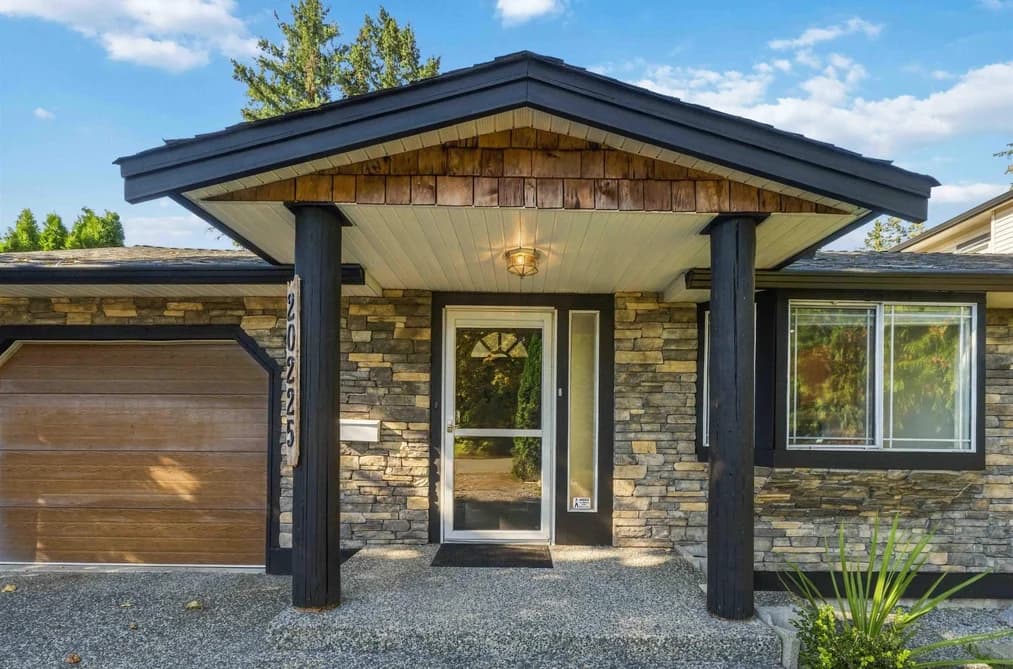 20225 LORNE AVENUE, Maple Ridge, BC — Residential for Sale - Photo 2