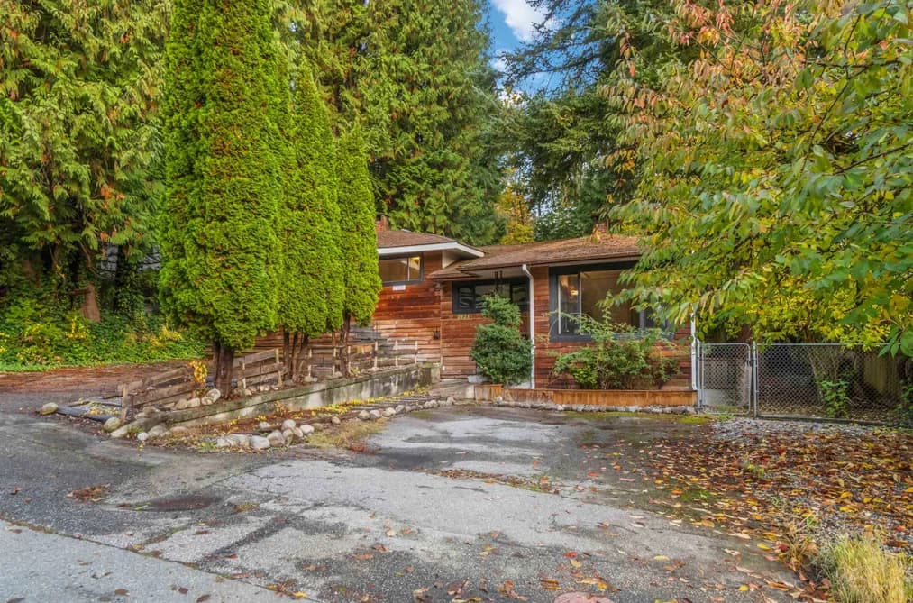 2026-2028 COLUMBIA STREET, Port Moody, BC — Residential Income for Sale - Photo 2
