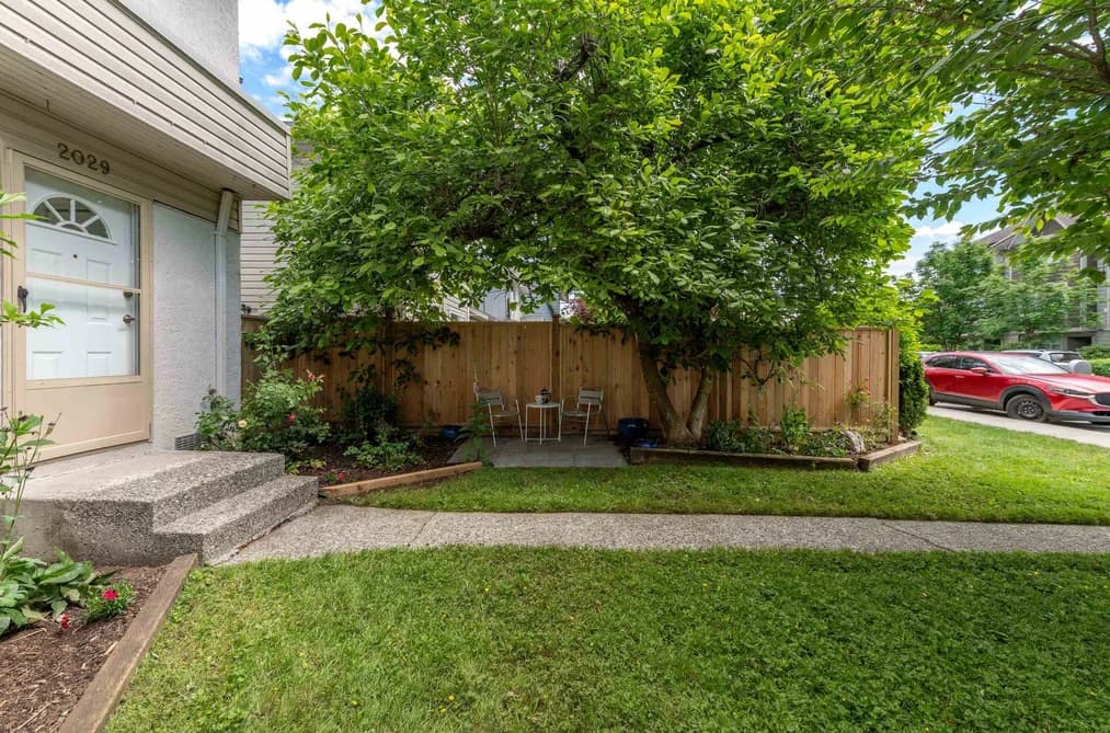 2029 FRASER AVENUE, Port Coquitlam, BC — Residential for Sale - Photo 2