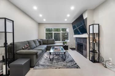 Condo for sale at 203 14885 105 Avenue Surrey British Columbia - MLS: R3129232