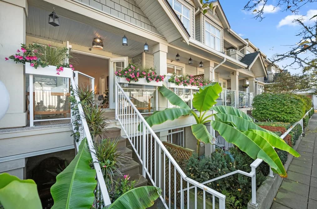203 15621 MARINE DRIVE, White Rock, BC — Residential for Sale - Main Photo