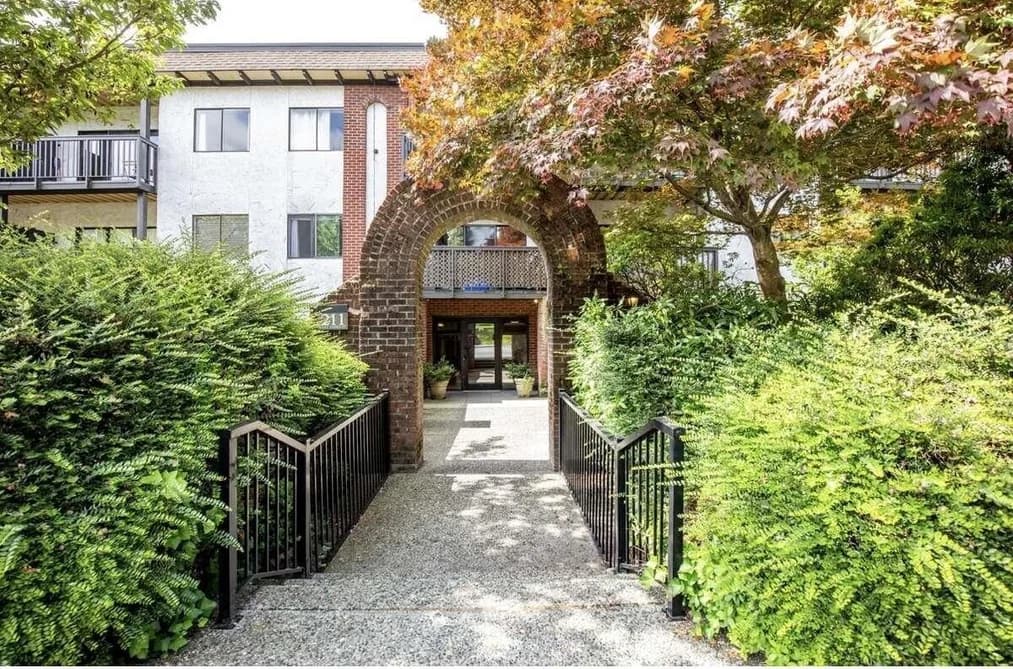 203 211 W 3RD STREET, North Vancouver, BC — Residential for Sale - Main Photo