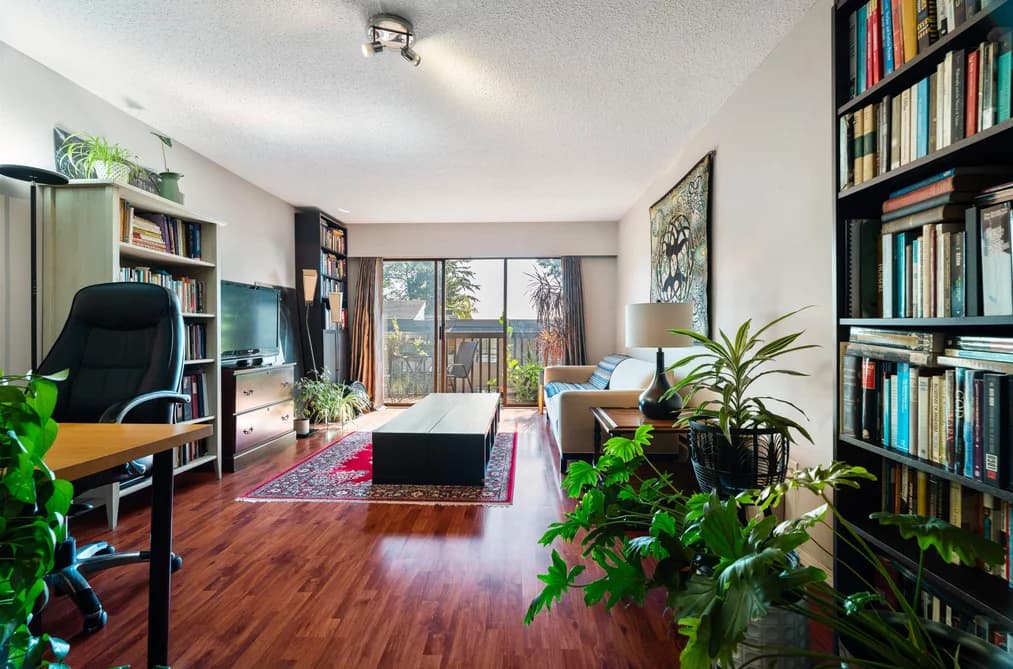 203 211 W 3RD STREET, North Vancouver, BC — Residential for Sale - Photo 2