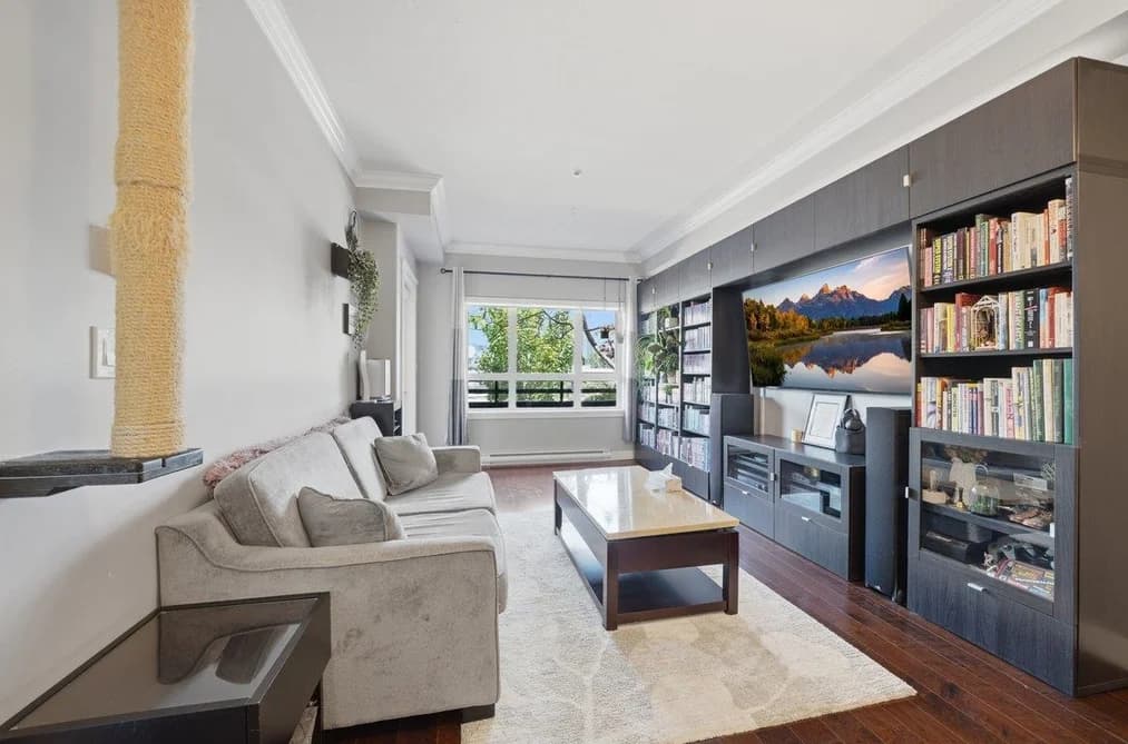 203 2664 KINGSWAY AVENUE, Port Coquitlam, BC — Residential for Sale - Main Photo