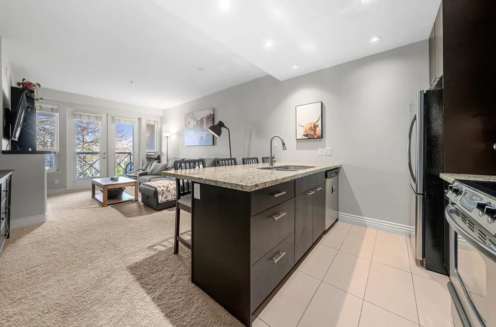 203 2970 KING GEORGE BOULEVARD, Surrey, BC — Residential for Sale - Photo 2
