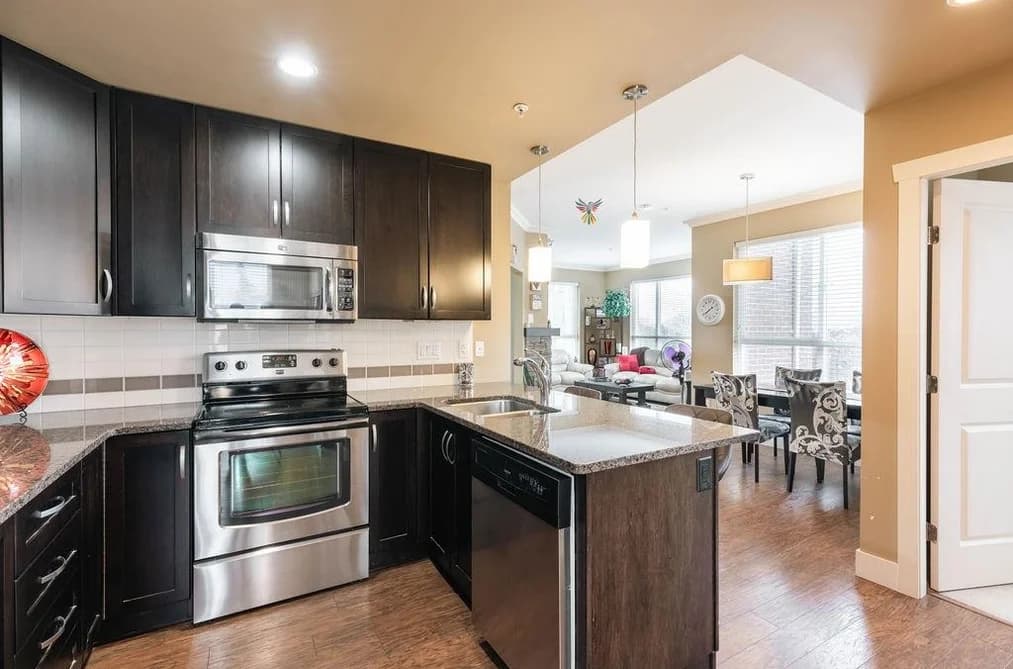 203 3192 GLADWIN ROAD, Abbotsford, BC — Residential for Sale - Photo 2