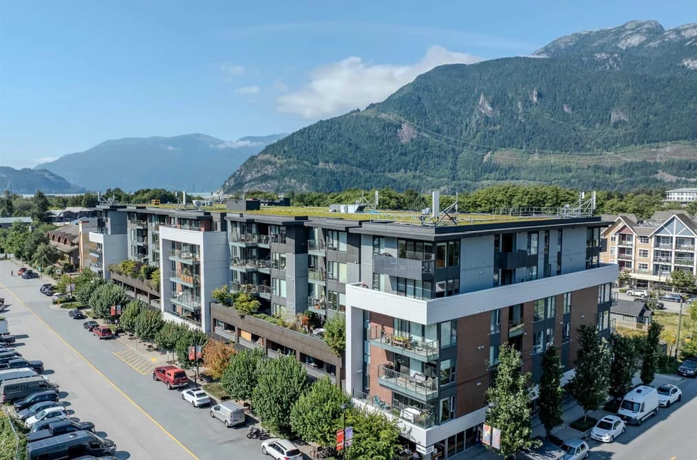 203 37881 CLEVELAND AVENUE, Squamish, BC — Residential for Sale - Main Photo
