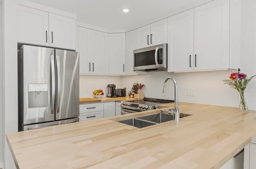 203 38003 SECOND AVENUE, Squamish, BC — Residential for Sale - Photo 2