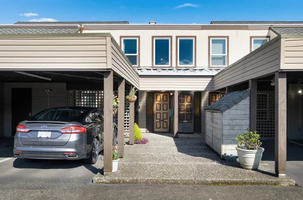 203 45875 CHEAM AVENUE, Chilliwack, BC — Residential for Sale - Main Photo