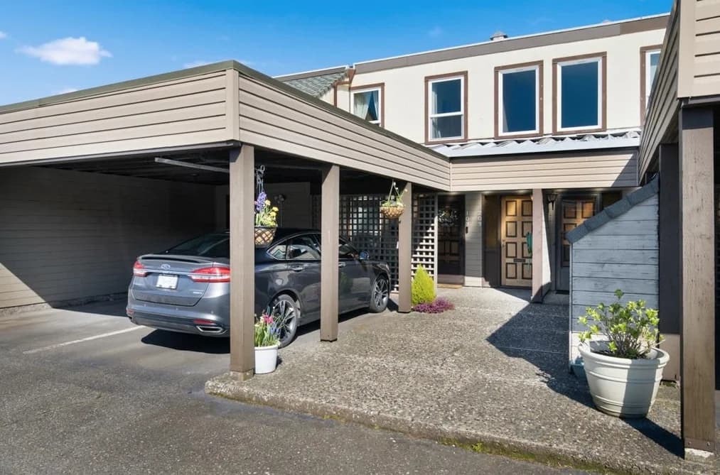 203 45875 CHEAM AVENUE, Chilliwack, BC — Residential for Sale - Photo 2