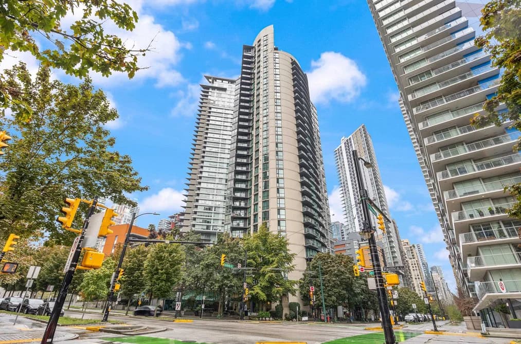 203 501 PACIFIC STREET, Vancouver, BC — Residential for Sale - Main Photo
