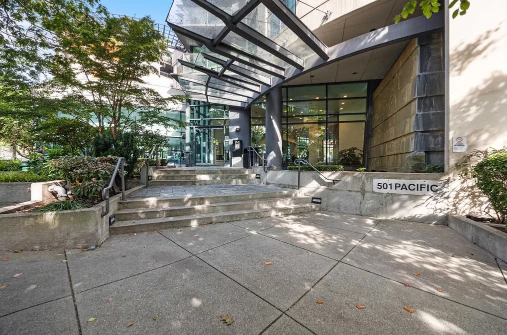 203 501 PACIFIC STREET, Vancouver, BC — Residential for Sale - Photo 2