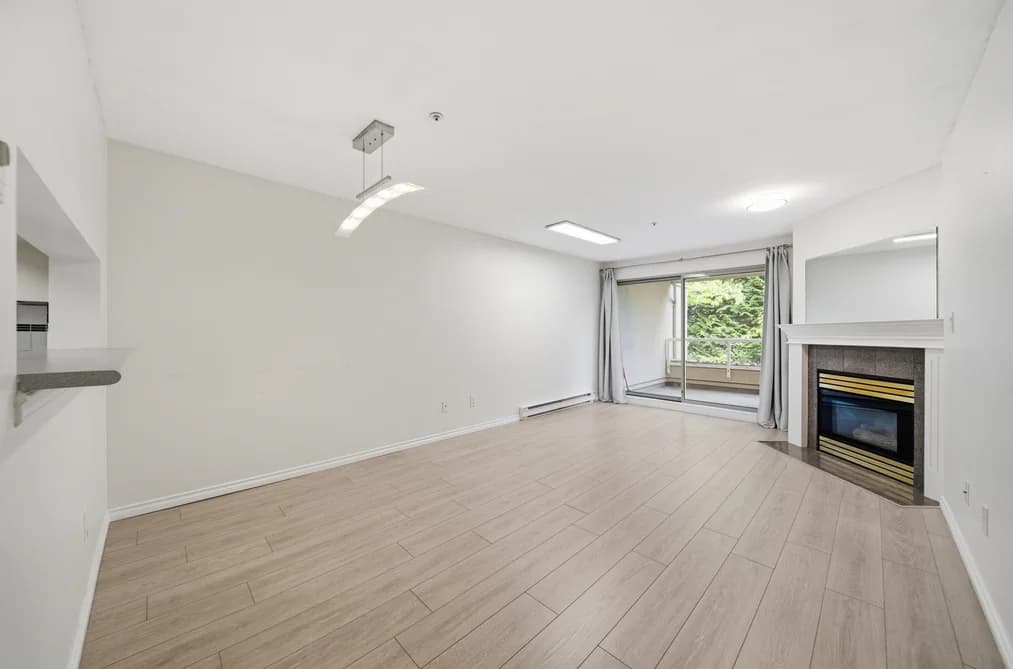 203 7326 ANTRIM AVENUE, Burnaby, BC — Residential for Sale - Photo 2