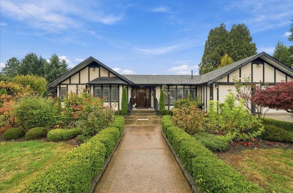 20327 Chatwin Avenue, Maple Ridge, BC - MLS: R3179488 - Photo 1 20327 Chatwin Avenue, Maple Ridge, BC - MLS: R3179488 - Photo 1
