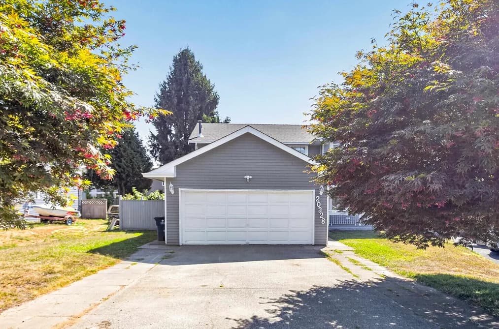20328 DALE DRIVE, Maple Ridge, BC — Residential for Sale - Photo 2