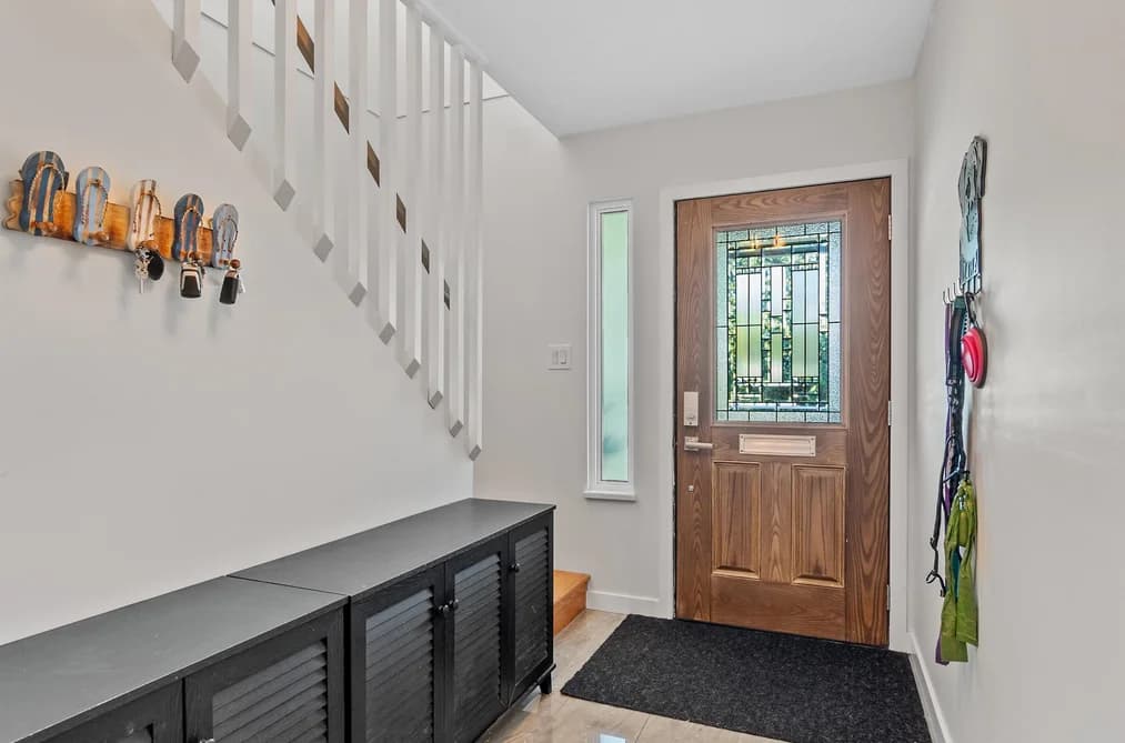 20360 THORNE AVENUE, Maple Ridge, BC — Residential for Sale - Photo 2