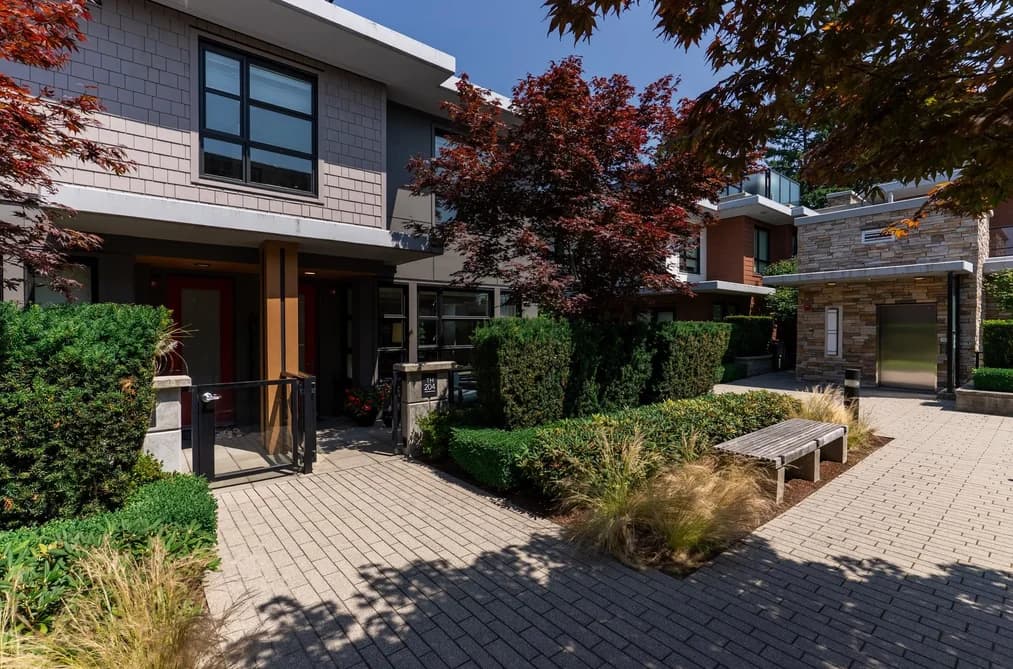 204 1055 RIDGEWOOD DRIVE, North Vancouver, BC — Residential for Sale - Photo 2