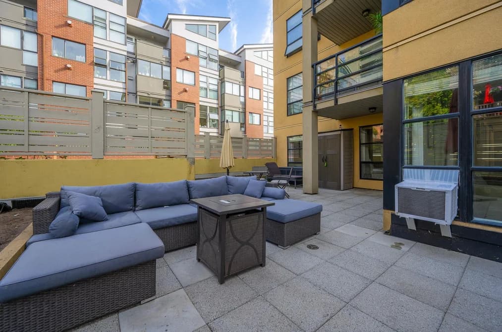 204 124 W 3RD STREET, North Vancouver, BC — Residential for Sale - Photo 2