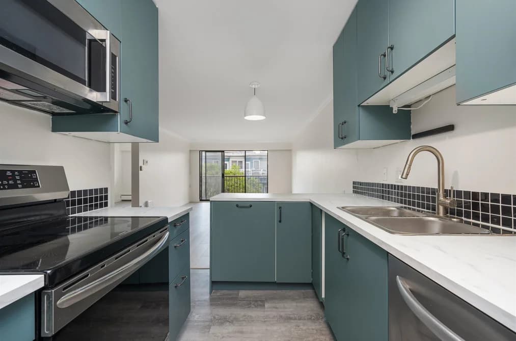 204 127 E 4TH STREET, North Vancouver, BC — Residential for Sale - Main Photo