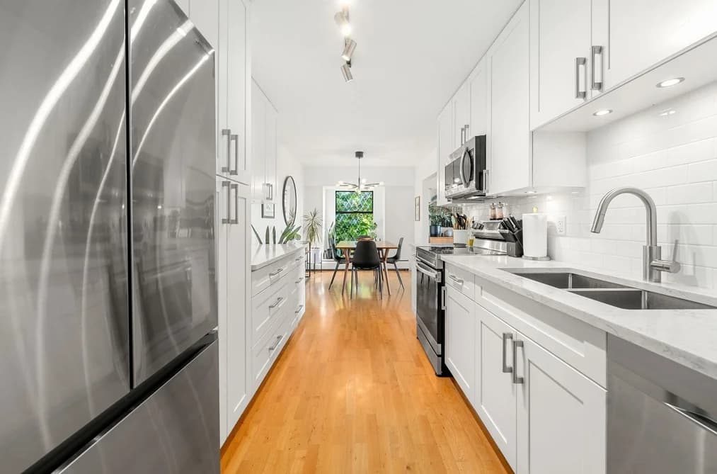 204 150 E 5TH STREET, North Vancouver, BC — Residential for Sale - Main Photo