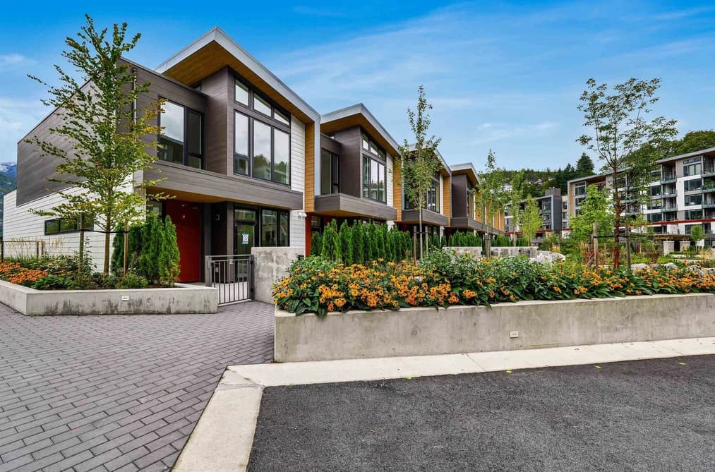204 1502 SCOTT CRESCENT, Squamish, BC — Residential for Sale - Main Photo
