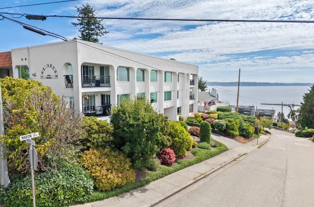 204 15070 PROSPECT AVENUE, White Rock, BC — Residential for Sale - Main Photo