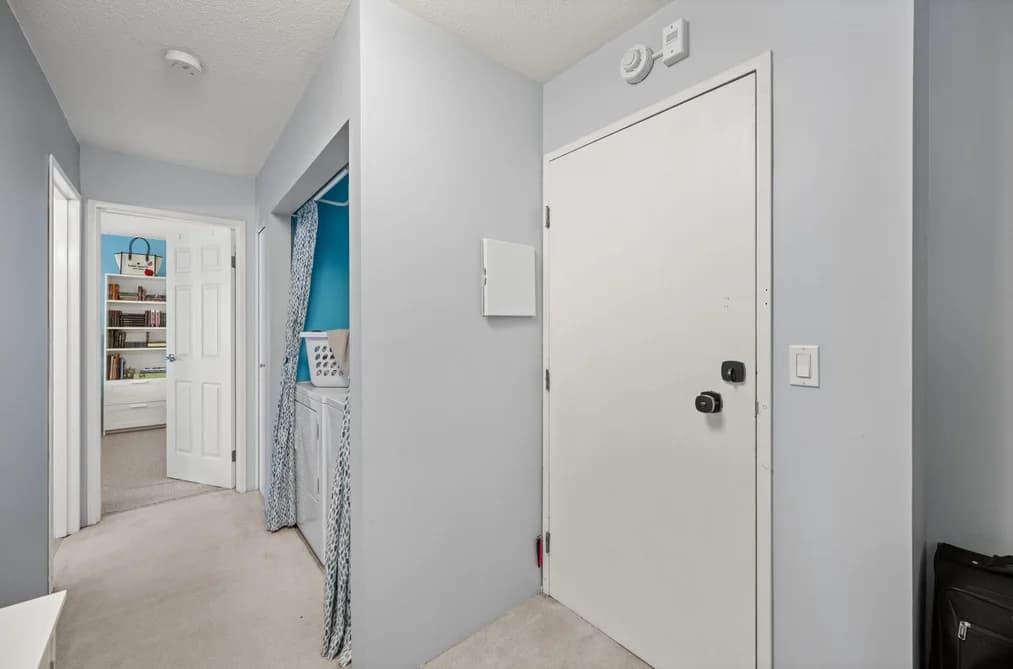 204 1544 FIR STREET, White Rock, BC — Residential for Sale - Photo 2