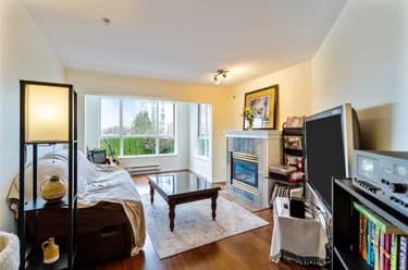 Condo for sale at 204 155 E 3rd Street North Vancouver British Columbia - MLS: R3149207