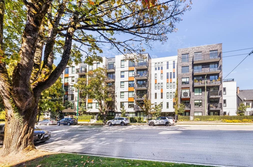 204 2235 E BROADWAY STREET, Vancouver, BC — Residential for Sale - Photo 2