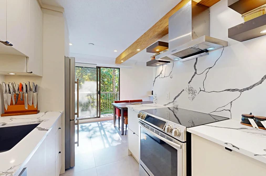 204 252 W 2ND STREET, North Vancouver, BC — Residential for Sale - Photo 2