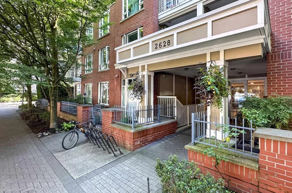 204 2628 YEW STREET, Vancouver, BC — Residential for Sale - Photo 2