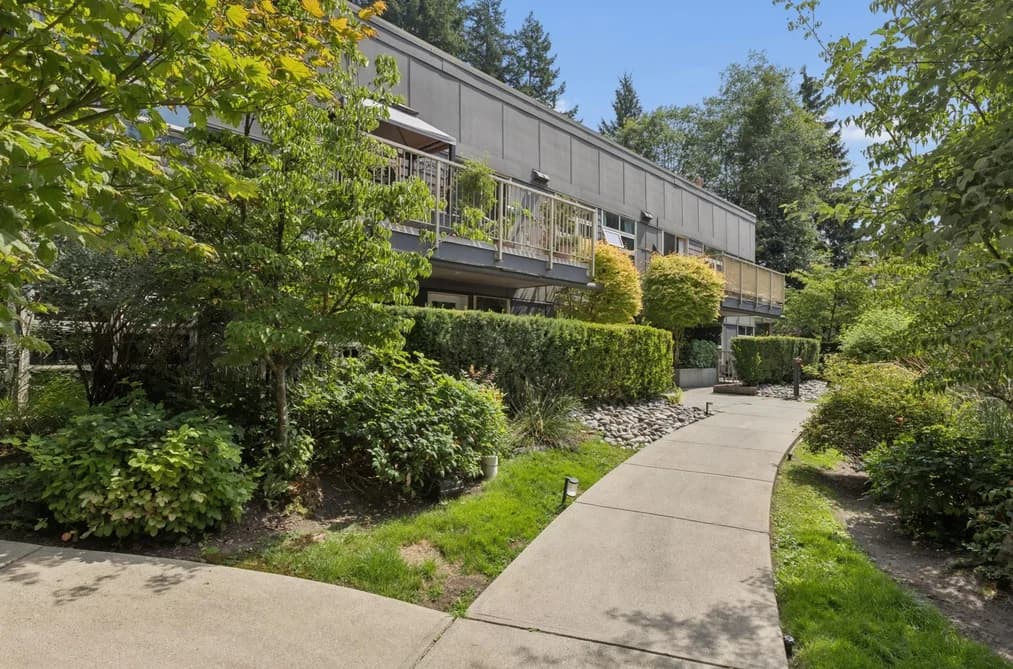 204 2832 CAPILANO ROAD, North Vancouver, BC — Residential for Sale - Photo 2