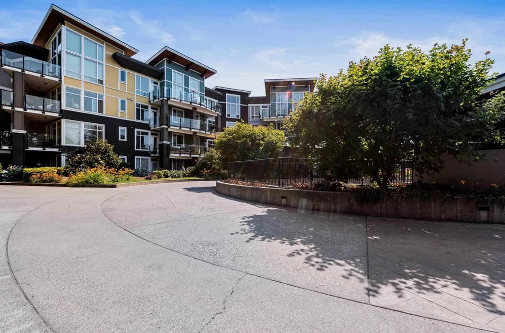 204 45389 CHEHALIS DRIVE, Chilliwack, BC — Residential for Sale - Photo 2