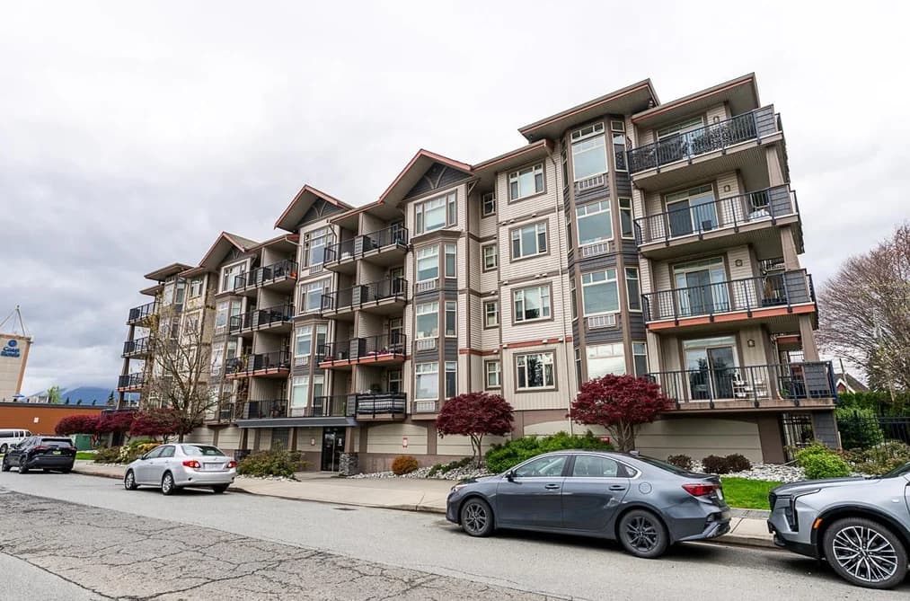 204 46021 SECOND AVENUE, Chilliwack, BC — Residential for Sale - Main Photo