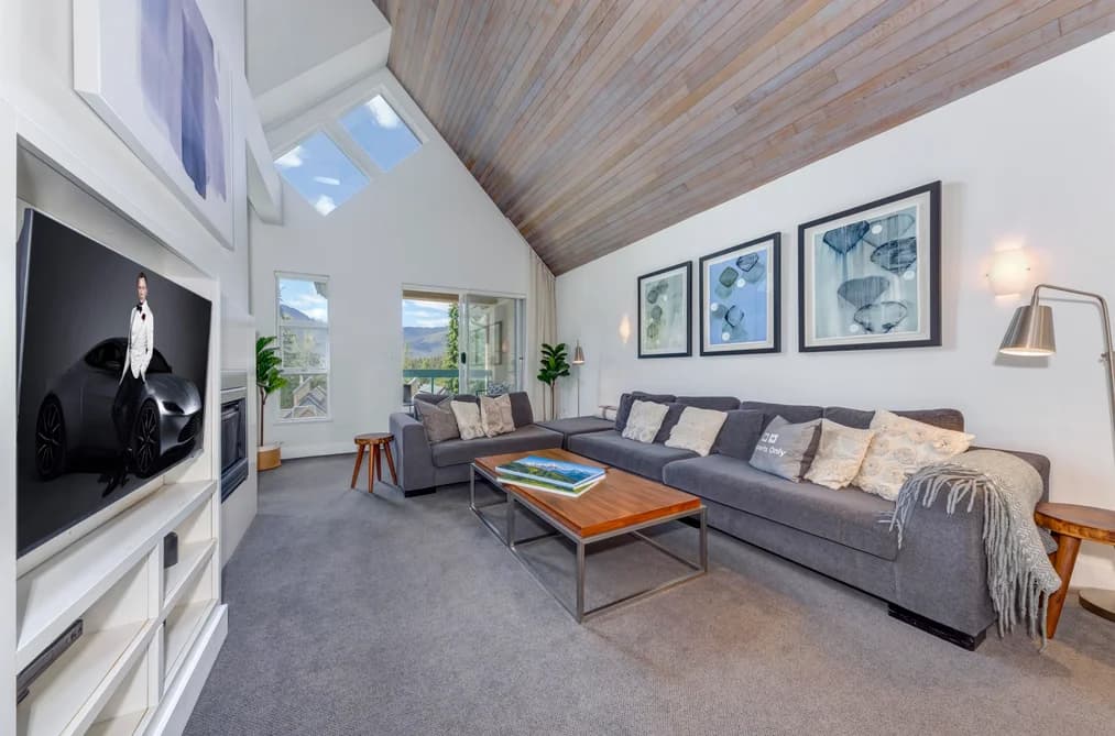 204 4865 PAINTED CLIFF ROAD, Whistler, BC — Residential for Sale - Photo 2