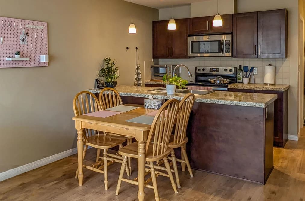 204 5000 IMPERIAL STREET, Burnaby, BC — Residential for Sale - Photo 2