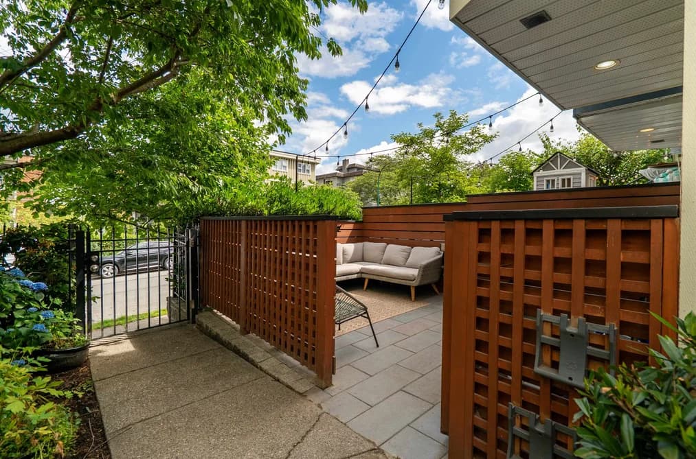 2042 TRIUMPH STREET, Vancouver, BC — Residential for Sale - Photo 2