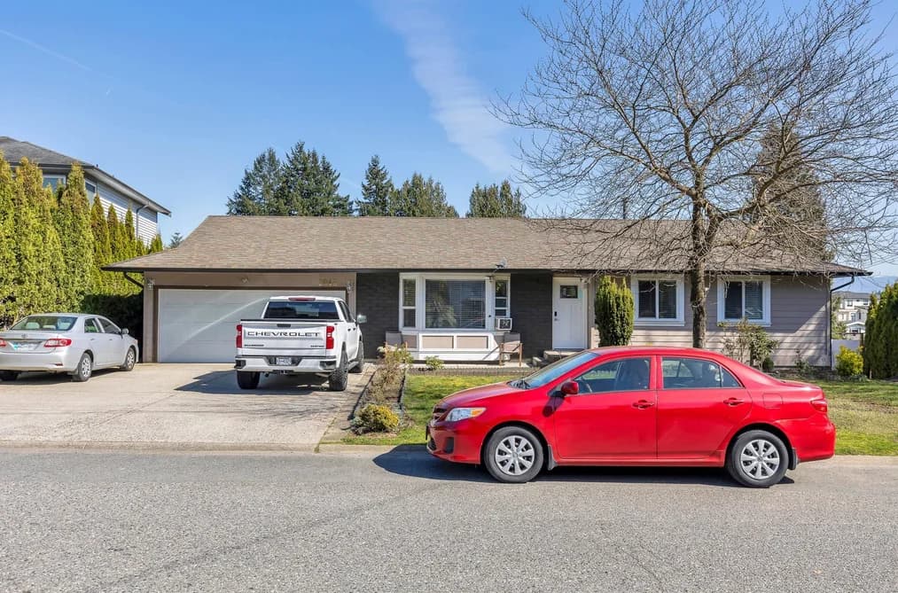 2046 MAJESTIC CRESCENT, Abbotsford, BC — Residential for Sale - Photo 2