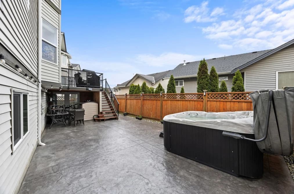 20496 67 AVENUE, Langley, BC — Residential for Sale - Photo 2