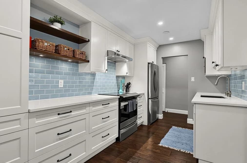 205 150 E 5TH STREET, North Vancouver, BC — Residential for Sale - Photo 2
