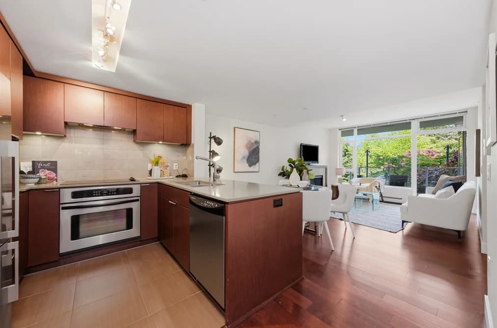 205 158 W 13TH STREET, North Vancouver, BC — Residential for Sale - Main Photo