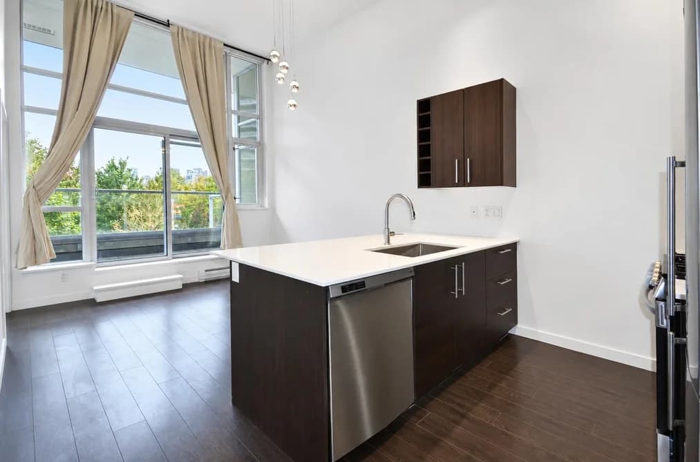 205 1708 COLUMBIA STREET, Vancouver BC V5Y 0H7 - Photo 1