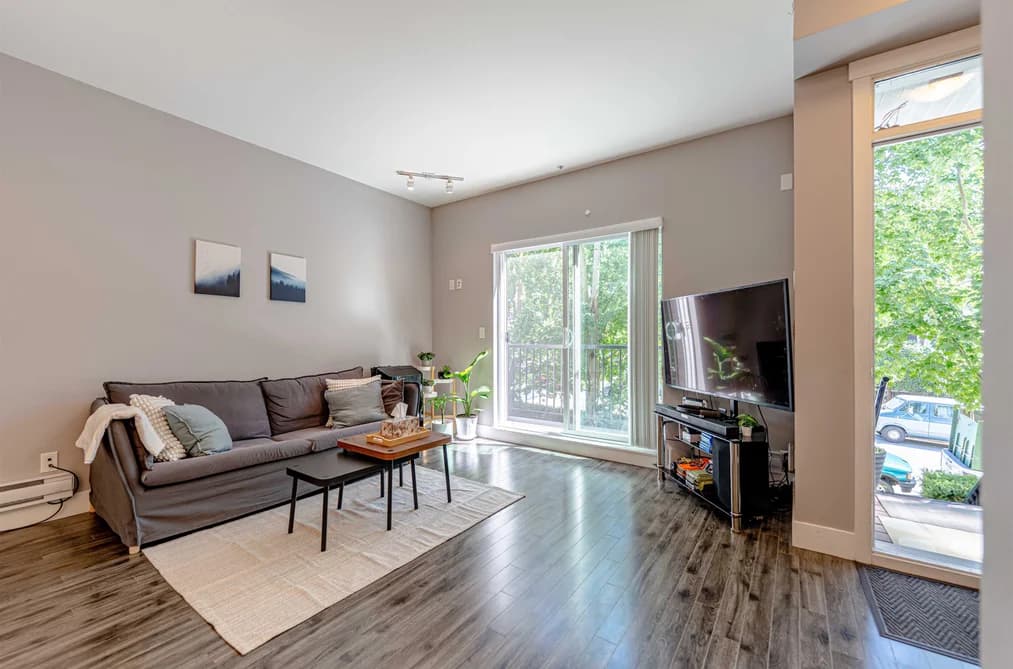 205 2263 TRIUMPH STREET, Vancouver, BC — Residential for Sale - Photo 2