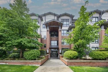 Condo for sale at 205 2960 151 Street Surrey British Columbia - MLS: R3102435