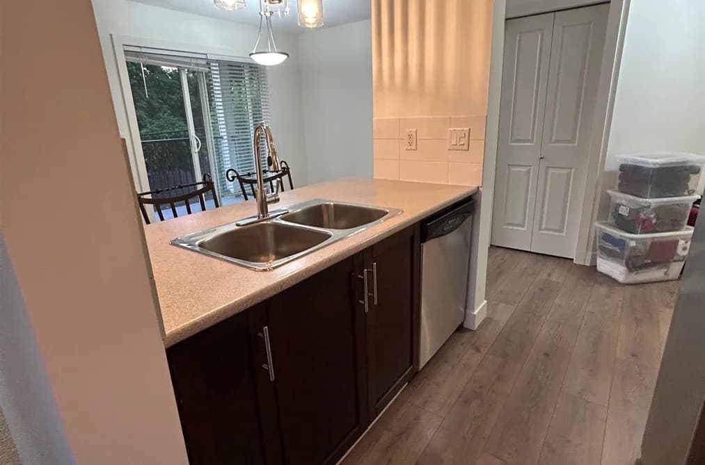 205 46150 BOLE AVENUE, Chilliwack, BC — Residential for Sale - Photo 2