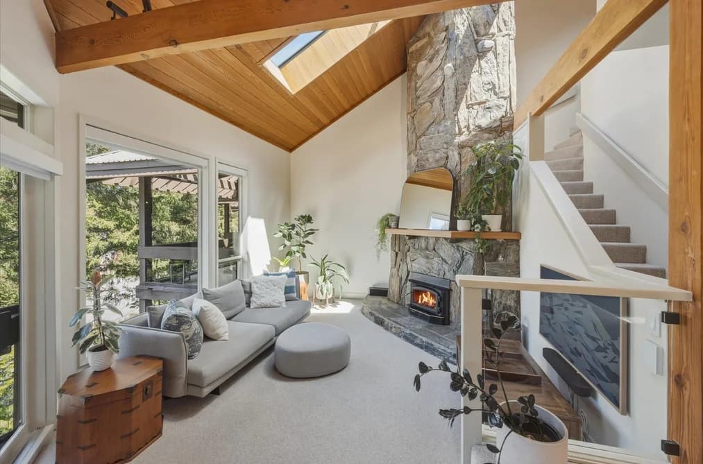 205 6117 EAGLE DRIVE, Whistler, BC — Residential for Sale - Photo 2