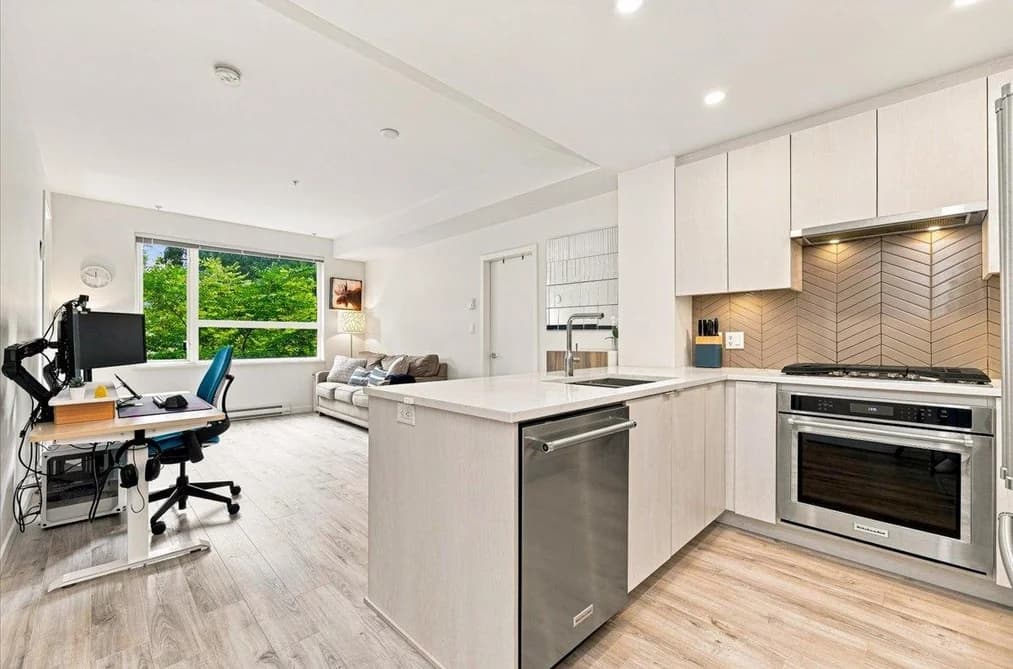 205 717 BRESLAY STREET, Coquitlam, BC — Residential for Sale - Main Photo